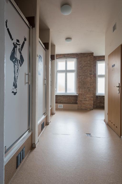 Hostel Awangarda Poznań Kültér fotó