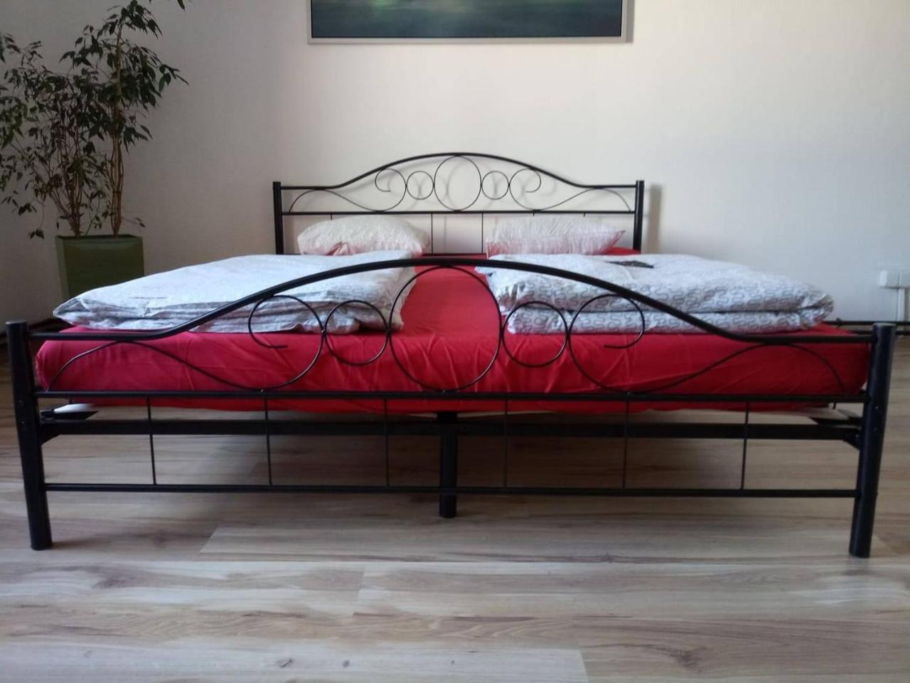Hostel Awangarda Poznań Kültér fotó